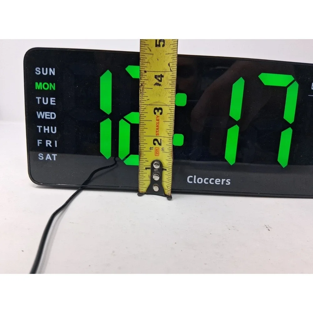 cloccers digital alarm clock Aux/battery Powered  Working.  I